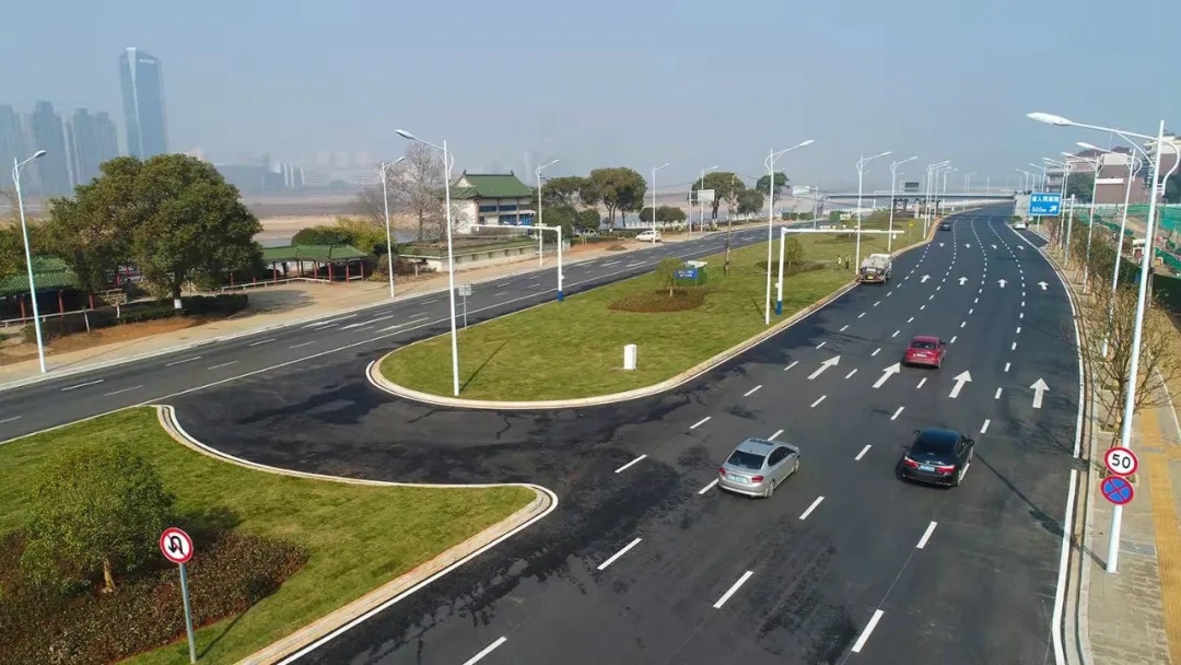 “不堵车了，通过功夫至少缩短了三分之二” 沿江中北大路提升刷新（一期）工程主线通车方便市民出行